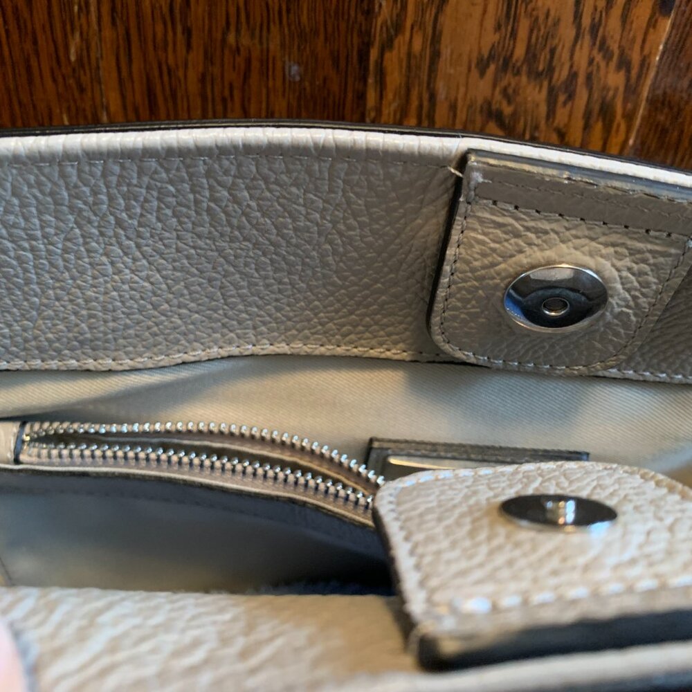 Mario Valentino Oversized Handbag - Picture 3 of 9